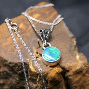 Glamourous Lightning Ridge Doublet Opal 0.40G One-Off Fine Silver Necklace - Picture 1 of 3