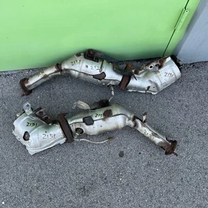 ✅2016-20 Infiniti Q50 Q60 3.0T Auspuff Katalysatoren Kat SET Original OEM - Bild 1 von 18