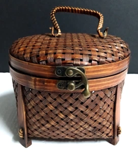 Wicker Rattan Trinket Storage Footed Basket Decor w/ Clasp Hinged Lid Handle NEW - Picture 1 of 6