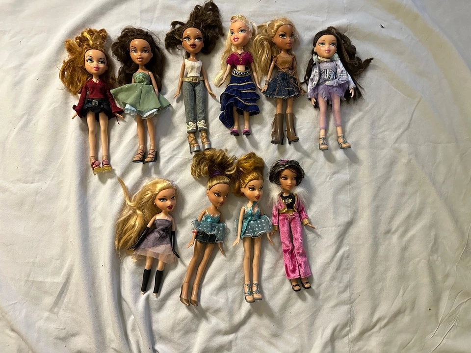 Lote de 10 muñecas Bratz vintage plus con ropa zapatos MGA 2001 Foto 1 de 4