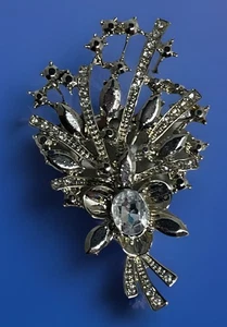 Vintage Brosche Anstecknadel Blumenstrauß klar Strass silberfarben - Bild 1 von 5