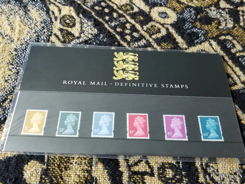 Great Britain MNH Stamps Presentation Pack - 2000 Definitive Stamps - P87 Cover