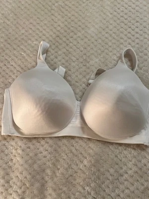 Sujetador Vanity Fair Beyond Comfort blanco estilo 71282 42D usado en excelente estado Foto 1 de 4