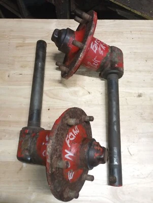 Par de husillos delanteros Ford 8n con bujes derecho e izquierdo Foto 1 de 4