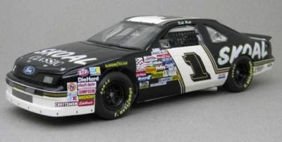 1:18 Ertl Nascar #1 Rick Mast T-Bird 'Skoal; Goodyear' V2 - Image 1 of 2