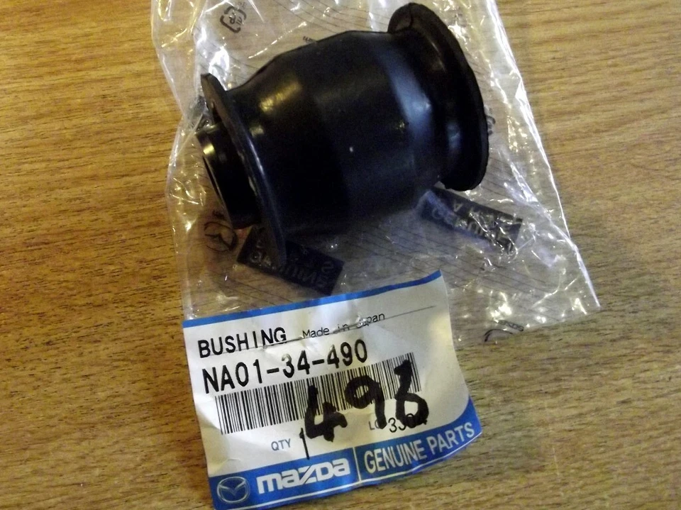 Буш передний нижний рычаг поперечного рычага назад подлинный Mazda MX5 mk1 mk2 MX-5 NA0134490 - Изображение 1 из 1