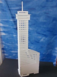 N Scale Plaza Tower Skyscraper / High Rise / Office Building ~31 inches tall~ - Picture 1 of 9