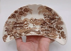 Royal Staffordshire by Clarice Cliff Tonquin Brow Crescent Salad Bone Plate Dish - Picture 1 of 7