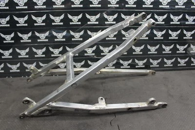 2006 04-06 铃木 RMZ250 原始设备制造商后背低音框架座椅铁路 K3216-00087 — 第 1/4 张图片