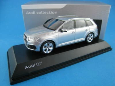 Audi Q7 Florettsilber im Maßstab 1:43 Spark Audi collection OVP NEU - Bild 1 von 4