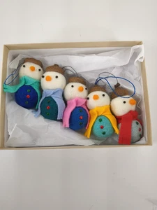 5 Wool Felt Snowmen Acorn Hat Ornaments Handmade 3"  Yellow Stork - Picture 1 of 8