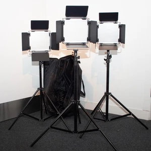 Neewer 3x NL480-2.4G Video Lighting Kit with Video Stands & Case - Picture 1 of 10