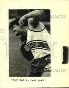 1984 Press Photo Track - Frank Mazza of John Curtis School Heaves Shot - Bild 1 von 2