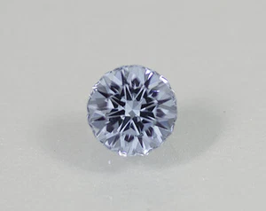 Spinello argento/blu. Creato in laboratorio. Barione rotondo. 10. mm. 4,90 cts. Molto luminoso... - Foto 1 di 4