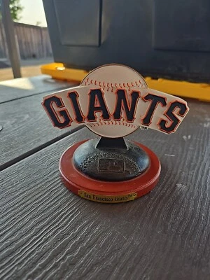 Placa com logotipo do San Francisco Giants logotipo da The Memory Company estátua - Imagem 1 de 3