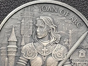 JOAN OF ARC - LEGENDARY WARRIORS - 1 OZ SILVER ROUND - ANTIQUED FINISH W/CAPSULE - Picture 1 of 5