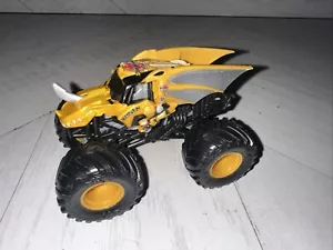 Spin Master Monster Jam 2021 DRAGONOID Bakugan 1:64 Giallo - Foto 1 di 4
