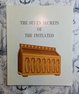 Maria Duval The Seven Secrets of the Initiated 2002 Astroforce Paperback Letters - Imagen 1 de 9