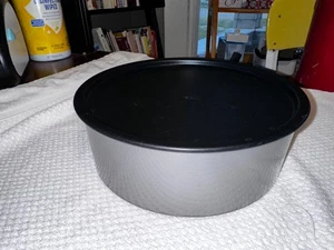 *NEW* Tupperware ONE TOUCH "F" SHORT COOKIE CANISTER #3421 Black Silver - Picture 1 of 3