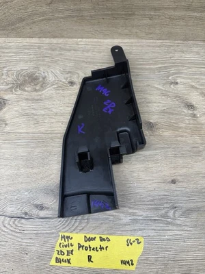 Protector de varilla de bloqueo de puerta delantera derecho/pasajero Honda Civic 1996-2000 Foto 1 de 4