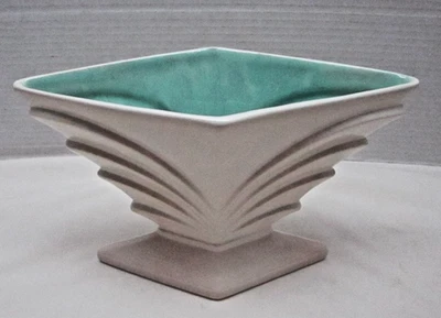 Vintage Art Deco Red Wing Art Pottery Ivory & Green Vase - Image 1 of 4