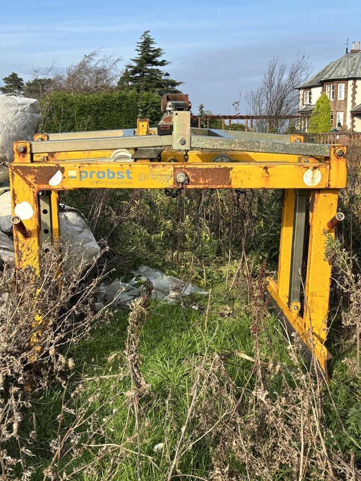 Probst hydraulic handling block Grab To Attach To Machine - Image 1 of 1