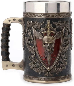 Veronese Design 6,25 pollici 0,5 L spada alata e scudo teschio stemma birra Stein - Foto 1 di 4