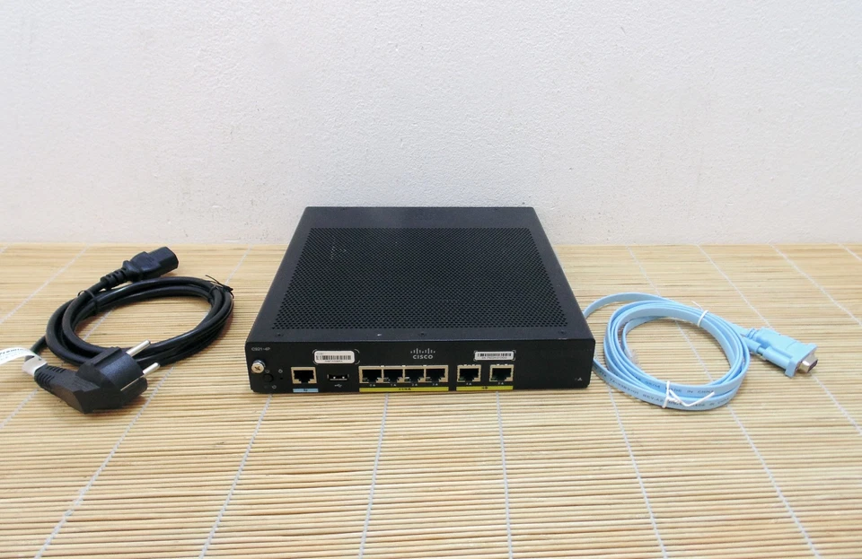 Cisco C921-4P 900 Series Integrated Services Routers - Bild 1 von 1