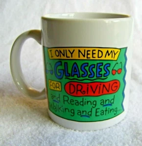 Schuhkarton Grüße "Ich brauche nur meine Gläser für..." Humorvoller Kaffeebecher - Bild 1 von 5