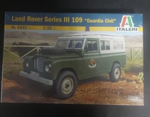 Italeri Land Rover Series III 109 "Guardia Civil" 1:35 SC Plastic Model Kit 6542 - Picture 1 of 4