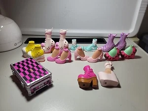 Bratz Puppenschuhe Stiefel Sneaker Konvolut 7 Paar - Bild 1 von 2