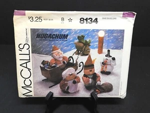McCall's Pattern #8134 "Hugachum" 1982 De colección Nuevo Sin Cortar - Imagen 1 de 2