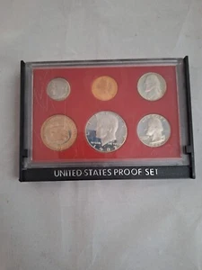 1982 S Proof Set - Picture 1 of 3