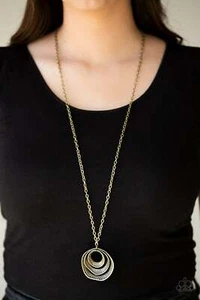 Gioielli Paparazzi ~Modello di rottura~ Collana in ottone con orecchini - Foto 1 di 2