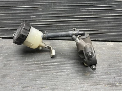 Suzuki GSXR600 2006 cilindro maestro de freno delantero, OEM #111225 Foto 1 de 4