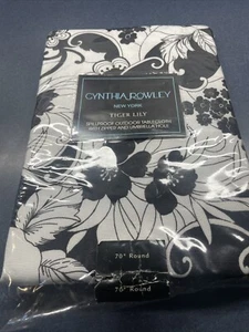 Cynthia Rowley spill proof outdoor tablecloth with zipper and umbrella hole - Picture 1 of 3