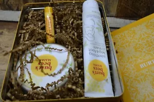 Burt's Bees Pregnancy Essentials Gifts Set, Mama Belly Butter, Original Lip Balm - Picture 1 of 3
