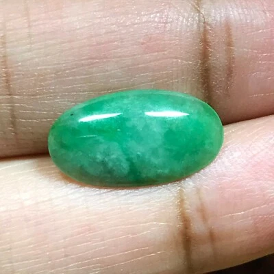 Increíble piedra preciosa suelta Birmania cabina ovalada de jade verde natural de 3,05 quilates Foto 1 de 3