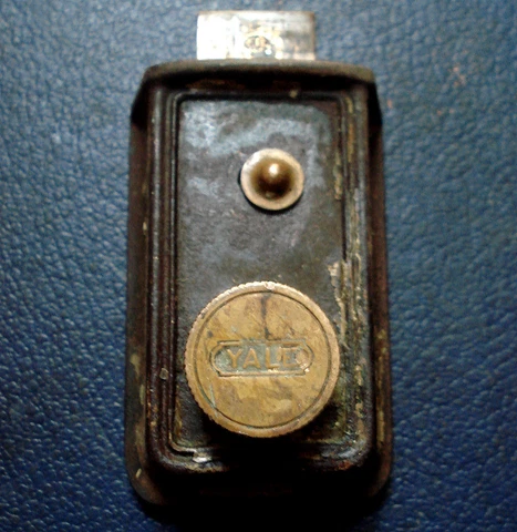CIRCA 1915 YALE DEAD BOLT DOOR LOCK Cover