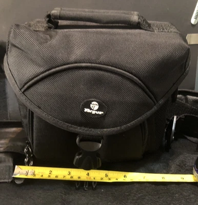 Bolsa acolchada para cámara/videocámara Targus negra con bolsillos y correa para el hombro Foto 1 de 4