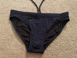 TYR Men's Solid Racer Swimsuit Navy Blue Briefs Youth Boys Size 8 Medium NWOT - Picture 1 of 3