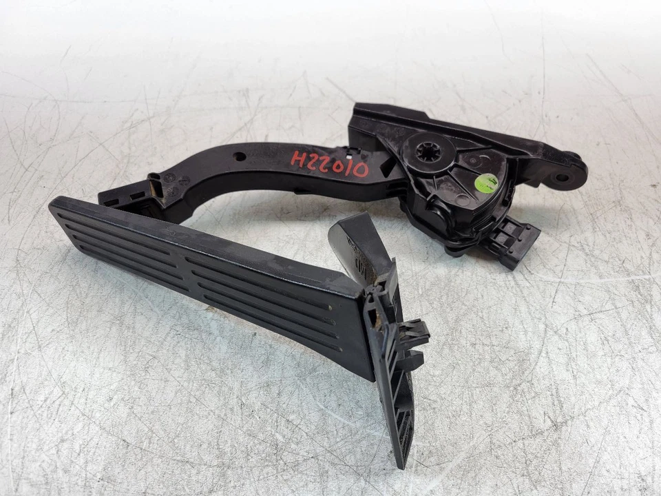 11 2012 2013 2014 2015 2016 HYUNDAI ELANTRA 1,8 Л США ПОСТРОЕН ПЕДАЛЬ ГАЗА УСКОРИТЕЛЬ - Изображение 1 из 4