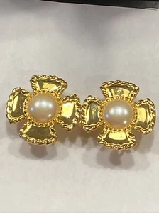 VTG. SIGNED DOTTY SMITH SHINY DETAIL METAL MALTESE CROSS MABE PEARL BELT BUCKLE - Picture 1 of 12