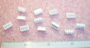 QTY (100) 4 POSITION 26-28 AWG IDC RECEPTACLES 2mm 173977-4 TYCO ROHS - Bild 1 von 2