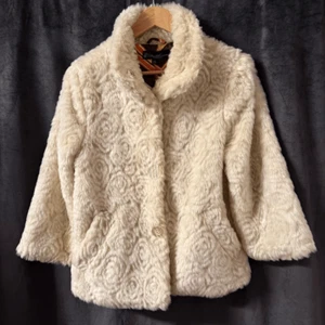 Dollhouse Womens Ivory Faux Fur Teddy Coat Jacket Size M Mod Retro 60s Glam - Picture 1 of 12