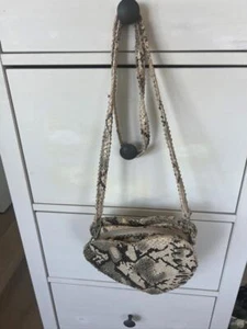 VINTAGE TOPSHOP ANIMAL PRINT LEATHER LOOK HEART SHAPED SHOULDER BAG - Picture 1 of 7