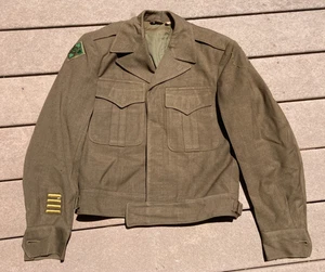 Vestido militar del ejército de Estados Unidos Segunda Guerra Mundial Chaqueta Ike Eisenhower 4ª División de Infantería - Imagen 1 de 11