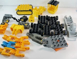 Lego Duplo Bauteile Konvolut 27 Schienen Trittflächen Räder Autos Kabine Stücke - Bild 1 von 23