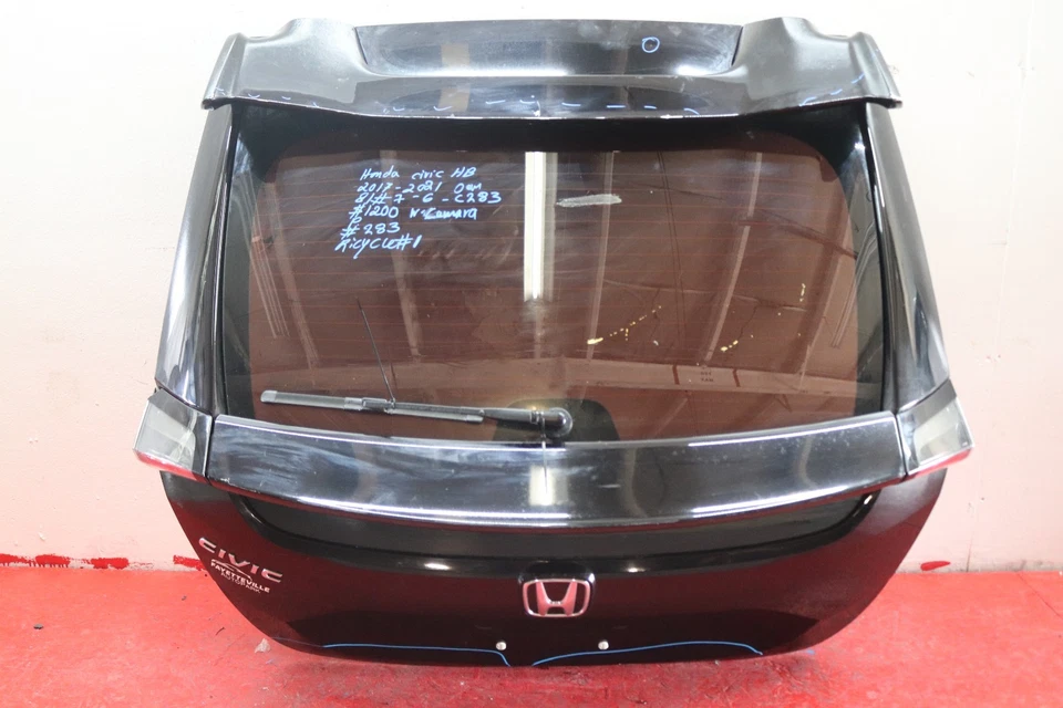 2017 2021 HONDA CIVIC HATCHBACK REAR LIFTGATE OEM WITH CAMERA Foto 1 de 4