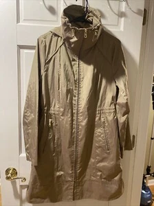 windbreaker - Picture 1 of 7